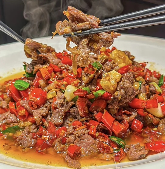Un plat de boeuf dauté façon Sichuan